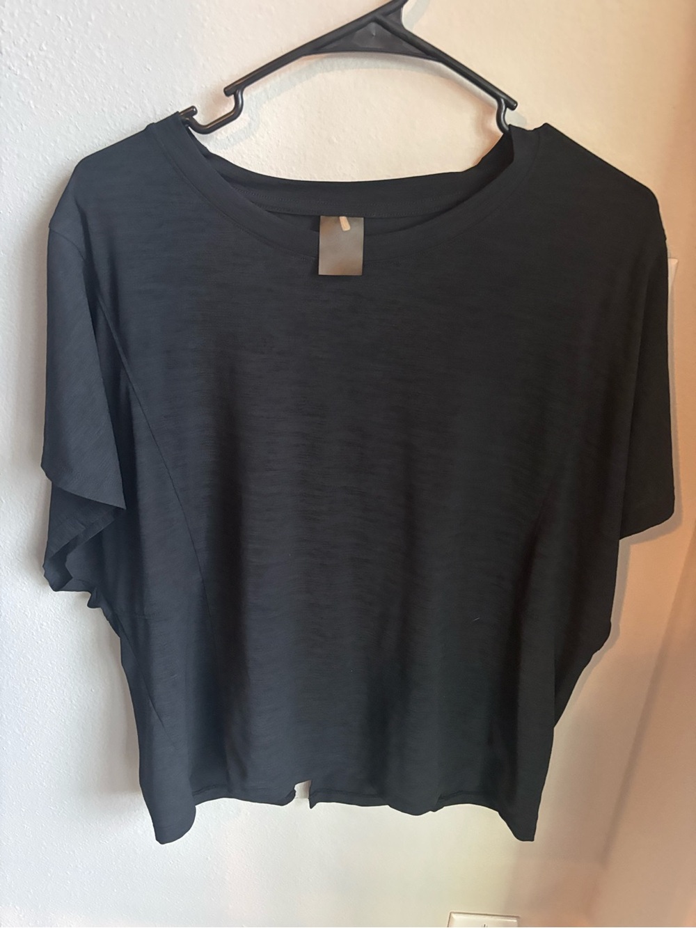 CALIA by Carrie Underwood Black Short Sleeve Boxy Tee